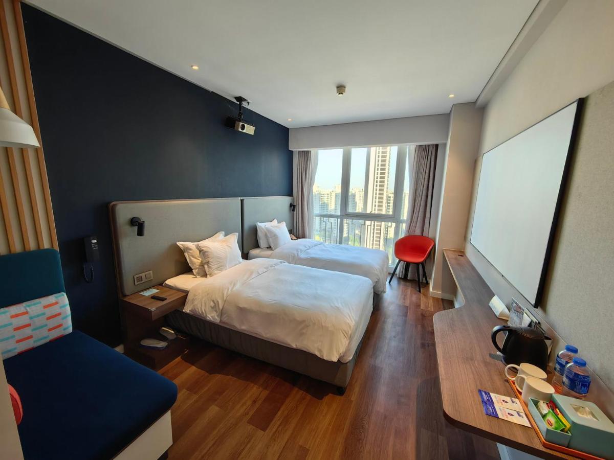 Holiday Inn Express Liyang Huafu By Ihg Luaran gambar